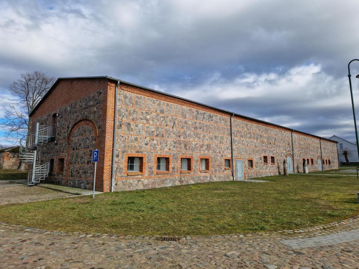 Hotel Schloss Rothenklempenow Exterior foto
